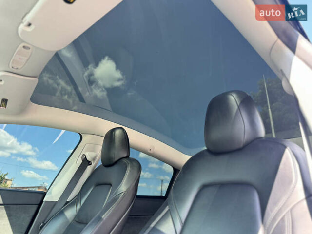 Серый Тесла Model Y, объемом двигателя 0 л и пробегом 5 тыс. км за 27950 $, фото 30 на Automoto.ua