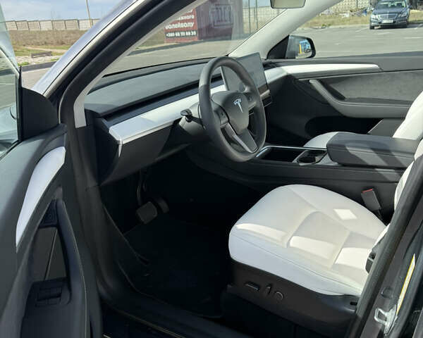 Сірий Тесла Model Y, об'ємом двигуна 0 л та пробігом 25 тис. км за 23200 $, фото 2 на Automoto.ua
