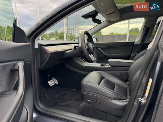 Серый Тесла Model Y, объемом двигателя 0 л и пробегом 27 тыс. км за 27500 $, фото 13 на Automoto.ua