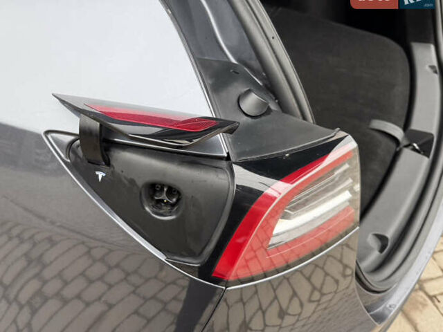 Сірий Тесла Model Y, об'ємом двигуна 0 л та пробігом 46 тис. км за 27500 $, фото 24 на Automoto.ua