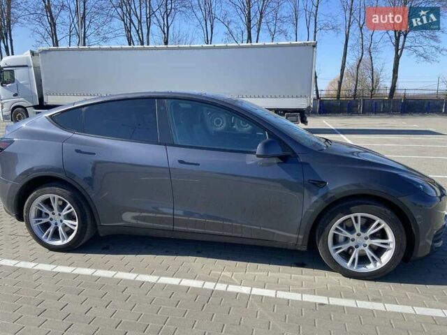 Серый Тесла Model Y, объемом двигателя 0 л и пробегом 32 тыс. км за 27500 $, фото 5 на Automoto.ua