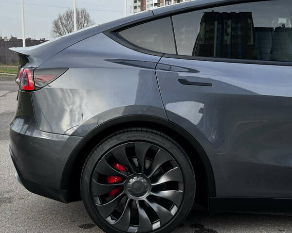 Серый Тесла Model Y, объемом двигателя 0 л и пробегом 26 тыс. км за 28900 $, фото 13 на Automoto.ua