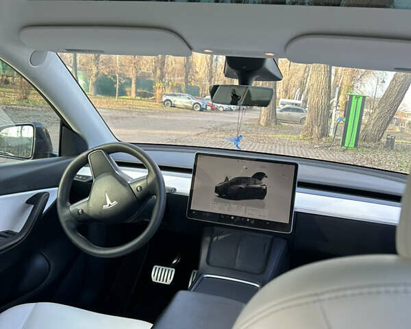 Серый Тесла Model Y, объемом двигателя 0 л и пробегом 53 тыс. км за 31500 $, фото 17 на Automoto.ua