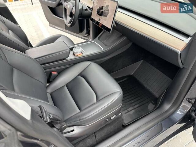 Сірий Тесла Model Y, об'ємом двигуна 0 л та пробігом 47 тис. км за 29999 $, фото 36 на Automoto.ua