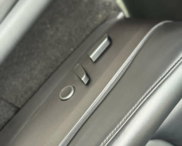 Серый Тесла Model Y, объемом двигателя 0 л и пробегом 53 тыс. км за 28000 $, фото 50 на Automoto.ua