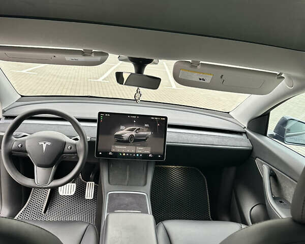 Серый Тесла Model Y, объемом двигателя 0 л и пробегом 58 тыс. км за 28500 $, фото 30 на Automoto.ua