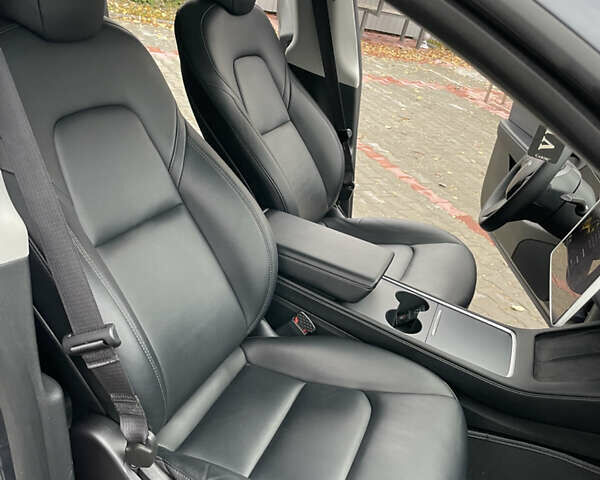 Сірий Тесла Model Y, об'ємом двигуна 0 л та пробігом 118 тис. км за 25900 $, фото 29 на Automoto.ua