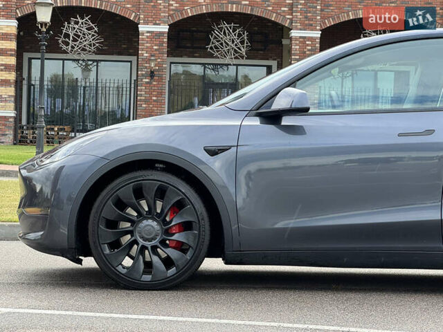 Серый Тесла Model Y, объемом двигателя 0 л и пробегом 27 тыс. км за 27500 $, фото 4 на Automoto.ua