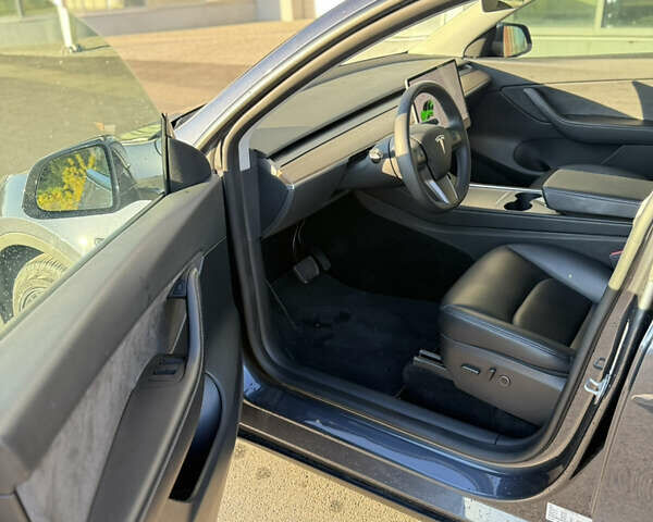 Серый Тесла Model Y, объемом двигателя 0 л и пробегом 34 тыс. км за 24000 $, фото 19 на Automoto.ua