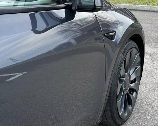 Серый Тесла Model Y, объемом двигателя 0 л и пробегом 26 тыс. км за 28900 $, фото 20 на Automoto.ua