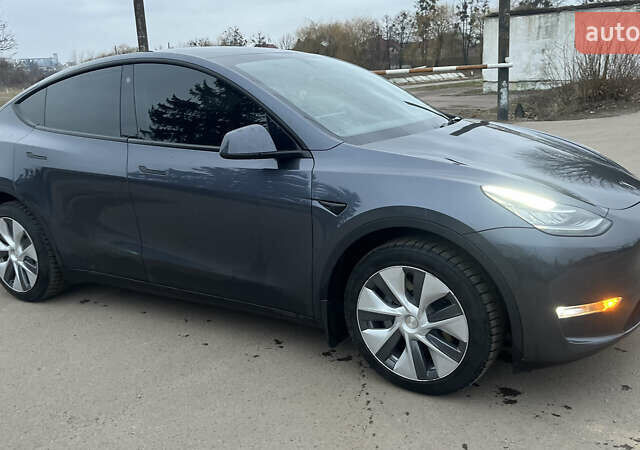 Серый Тесла Model Y, объемом двигателя 0 л и пробегом 42 тыс. км за 30000 $, фото 5 на Automoto.ua