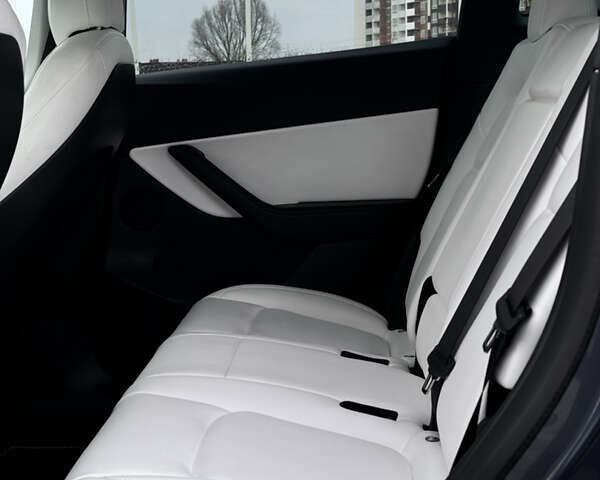 Серый Тесла Model Y, объемом двигателя 0 л и пробегом 26 тыс. км за 28900 $, фото 41 на Automoto.ua