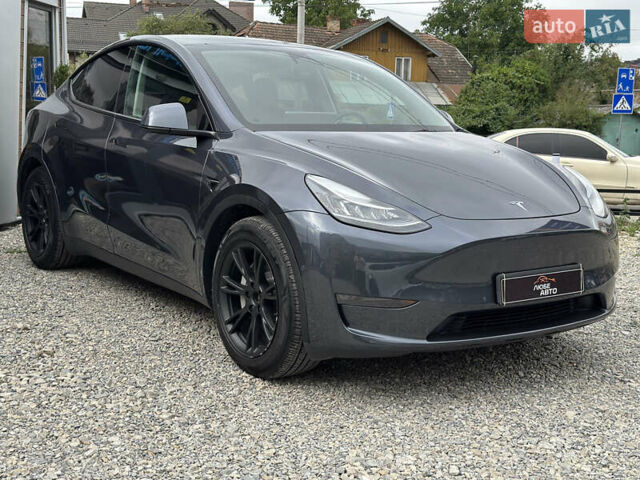Серый Тесла Model Y, объемом двигателя 0 л и пробегом 37 тыс. км за 25000 $, фото 2 на Automoto.ua