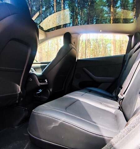 Серый Тесла Model Y, объемом двигателя 0 л и пробегом 15 тыс. км за 27100 $, фото 24 на Automoto.ua
