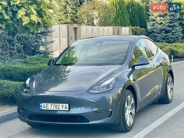 Серый Тесла Model Y, объемом двигателя 0 л и пробегом 21 тыс. км за 25300 $, фото 2 на Automoto.ua