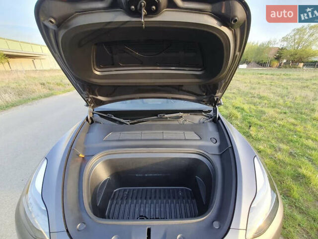 Серый Тесла Model Y, объемом двигателя 0 л и пробегом 39 тыс. км за 31000 $, фото 24 на Automoto.ua