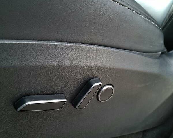 Сірий Тесла Model Y, об'ємом двигуна 0 л та пробігом 29 тис. км за 33999 $, фото 36 на Automoto.ua