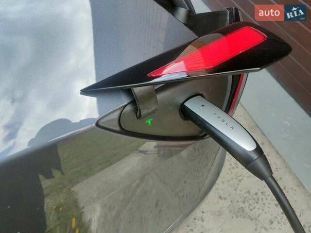 Серый Тесла Model Y, объемом двигателя 0 л и пробегом 30 тыс. км за 32350 $, фото 79 на Automoto.ua