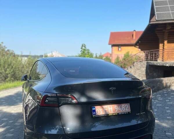 Серый Тесла Model Y, объемом двигателя 0 л и пробегом 1 тыс. км за 36000 $, фото 4 на Automoto.ua