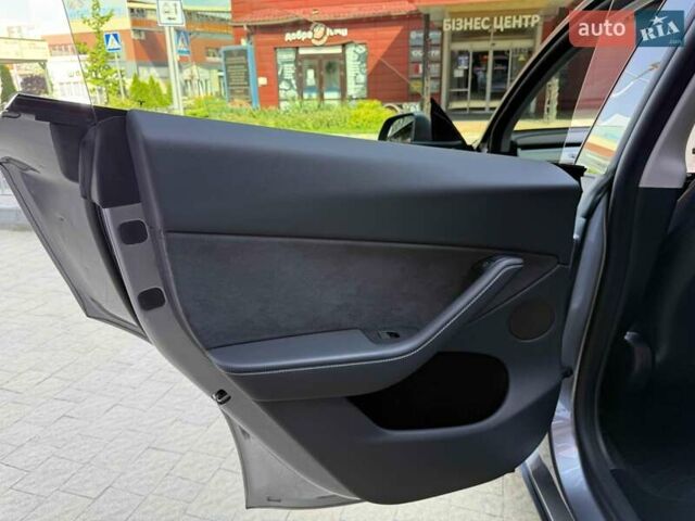 Серый Тесла Model Y, объемом двигателя 0 л и пробегом 20 тыс. км за 42900 $, фото 36 на Automoto.ua