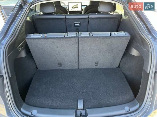 Серый Тесла Model Y, объемом двигателя 0 л и пробегом 40 тыс. км за 27700 $, фото 10 на Automoto.ua