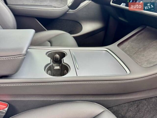 Серый Тесла Model Y, объемом двигателя 0 л и пробегом 15 тыс. км за 32000 $, фото 29 на Automoto.ua