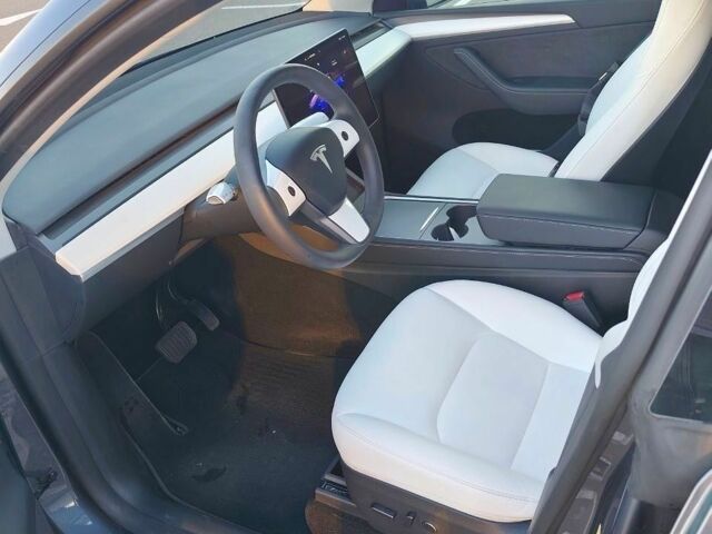 Сірий Тесла Model Y, об'ємом двигуна 0 л та пробігом 74 тис. км за 28000 $, фото 8 на Automoto.ua