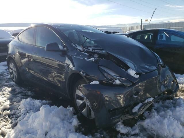 Сірий Тесла Model Y, об'ємом двигуна 0 л та пробігом 32 тис. км за 19400 $, фото 2 на Automoto.ua