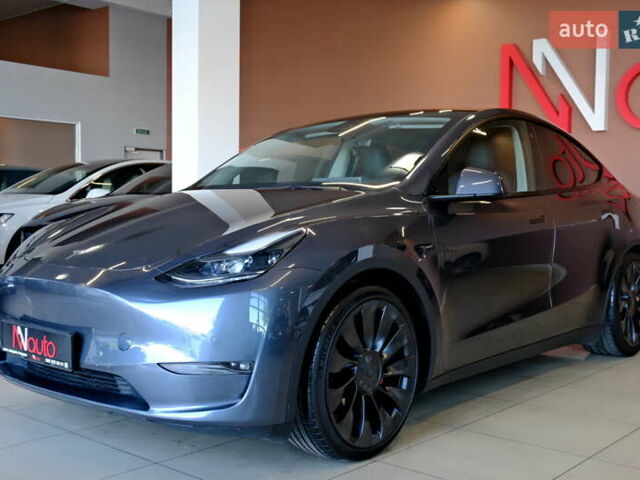 Серый Тесла Model Y, объемом двигателя 0 л и пробегом 42 тыс. км за 23900 $, фото 4 на Automoto.ua