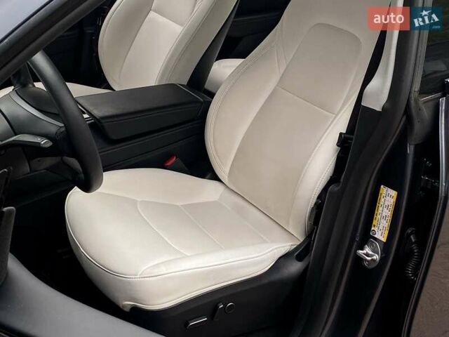 Сірий Тесла Model Y, об'ємом двигуна 0 л та пробігом 39 тис. км за 29500 $, фото 12 на Automoto.ua