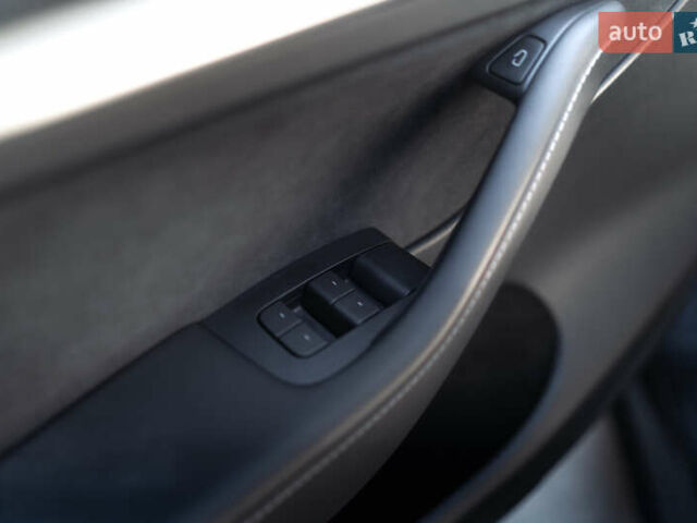 Серый Тесла Model Y, объемом двигателя 0 л и пробегом 20 тыс. км за 38000 $, фото 25 на Automoto.ua