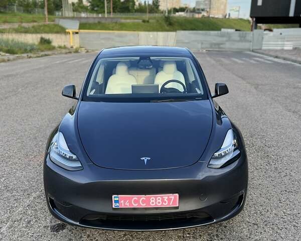Серый Тесла Model Y, объемом двигателя 0 л и пробегом 22 тыс. км за 28999 $, фото 7 на Automoto.ua