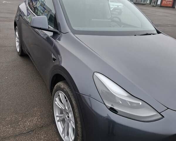 Серый Тесла Model Y, объемом двигателя 0 л и пробегом 15 тыс. км за 39500 $, фото 2 на Automoto.ua