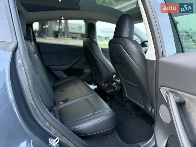Серый Тесла Model Y, объемом двигателя 0 л и пробегом 30 тыс. км за 26500 $, фото 17 на Automoto.ua