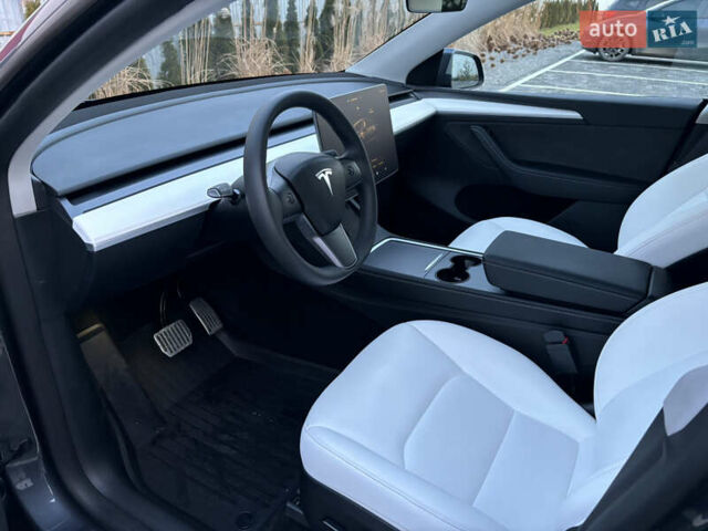 Серый Тесла Model Y, объемом двигателя 0 л и пробегом 10 тыс. км за 24800 $, фото 9 на Automoto.ua