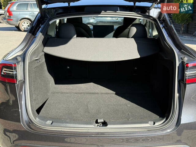 Серый Тесла Model Y, объемом двигателя 0 л и пробегом 46 тыс. км за 27200 $, фото 30 на Automoto.ua