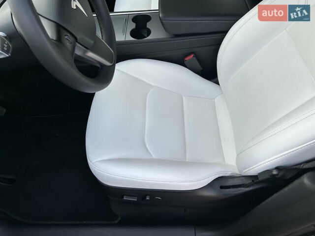 Серый Тесла Model Y, объемом двигателя 0 л и пробегом 55 тыс. км за 29500 $, фото 8 на Automoto.ua