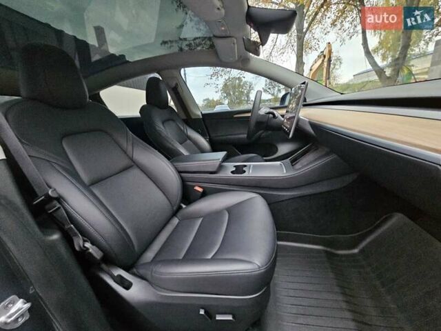 Серый Тесла Model Y, объемом двигателя 0 л и пробегом 32 тыс. км за 29500 $, фото 12 на Automoto.ua