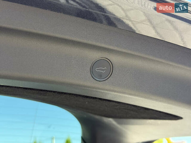 Серый Тесла Model Y, объемом двигателя 0 л и пробегом 46 тыс. км за 27200 $, фото 32 на Automoto.ua
