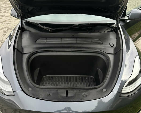 Серый Тесла Model Y, объемом двигателя 0 л и пробегом 4 тыс. км за 26500 $, фото 17 на Automoto.ua