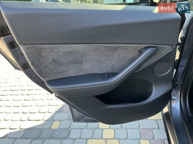 Тесла Model Y 2023 у Луцьку на Automoto.ua Сірий Тесла Model Y, об'ємом двигуна 0 л та пробігом 40 тис. км за 27900 $, фото 7 на Automoto.ua