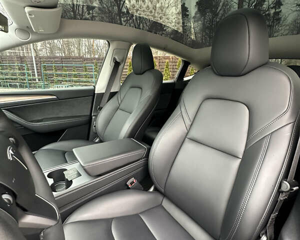 Серый Тесла Model Y, объемом двигателя 0 л и пробегом 22 тыс. км за 32000 $, фото 61 на Automoto.ua