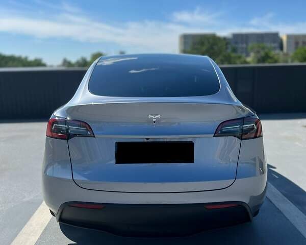 Серый Тесла Model Y, объемом двигателя 0 л и пробегом 11 тыс. км за 48500 $, фото 3 на Automoto.ua