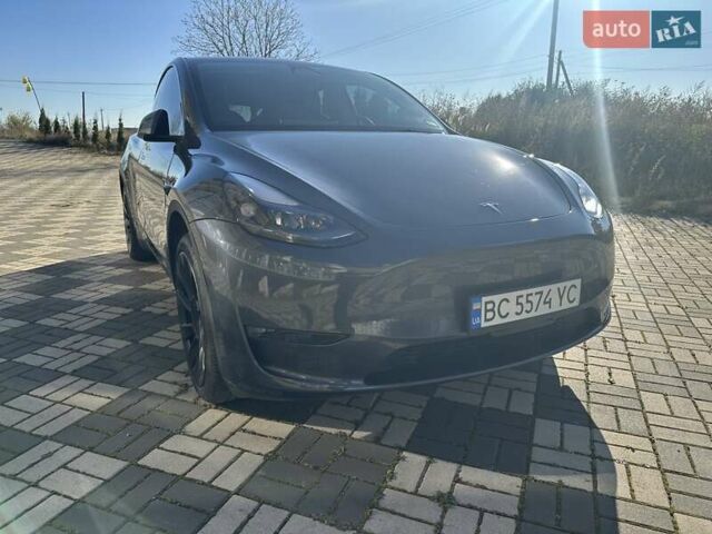 Серый Тесла Model Y, объемом двигателя 0 л и пробегом 35 тыс. км за 26700 $, фото 2 на Automoto.ua