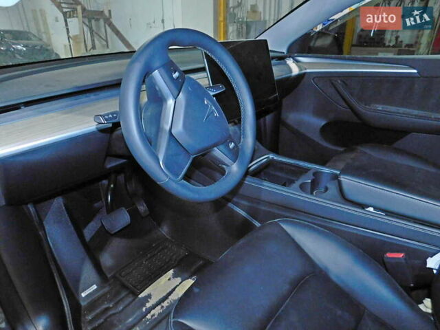 Серый Тесла Model Y, объемом двигателя 0 л и пробегом 41 тыс. км за 25500 $, фото 1 на Automoto.ua