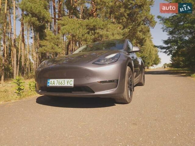 Серый Тесла Model Y, объемом двигателя 0 л и пробегом 28 тыс. км за 32900 $, фото 1 на Automoto.ua