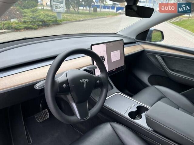 Серый Тесла Model Y, объемом двигателя 0 л и пробегом 60 тыс. км за 29000 $, фото 26 на Automoto.ua