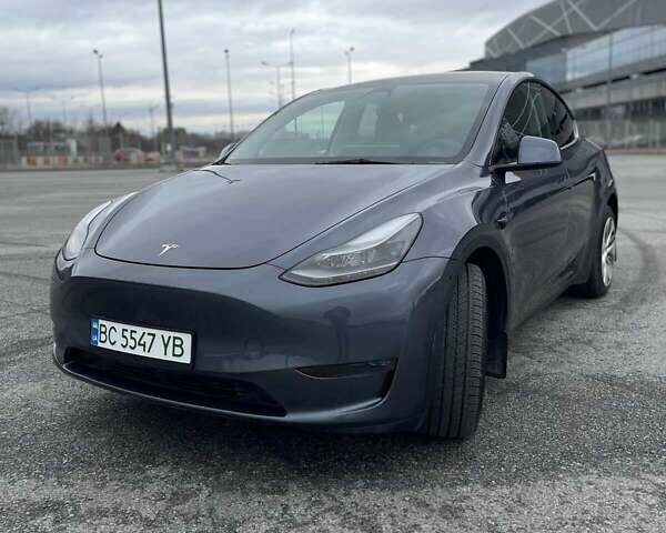Серый Тесла Model Y, объемом двигателя 0 л и пробегом 16 тыс. км за 27950 $, фото 1 на Automoto.ua