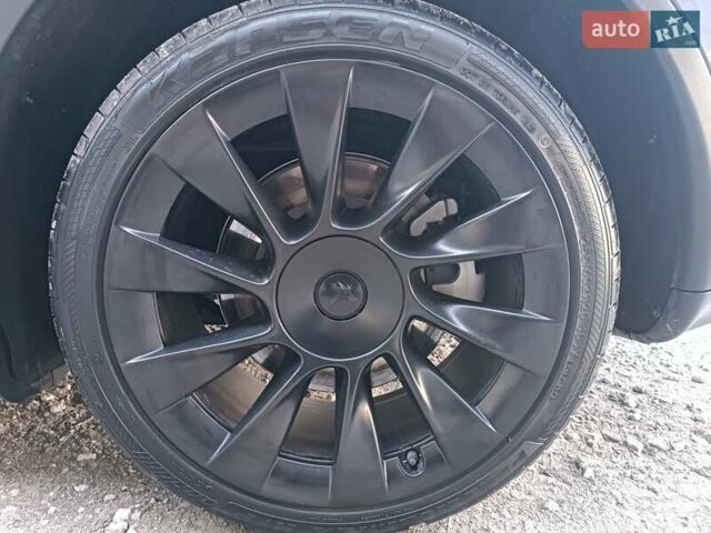 Серый Тесла Model Y, объемом двигателя 0 л и пробегом 43 тыс. км за 33333 $, фото 15 на Automoto.ua