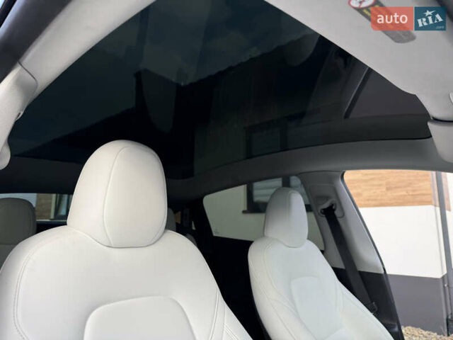 Сірий Тесла Model Y, об'ємом двигуна 0 л та пробігом 28 тис. км за 27900 $, фото 54 на Automoto.ua